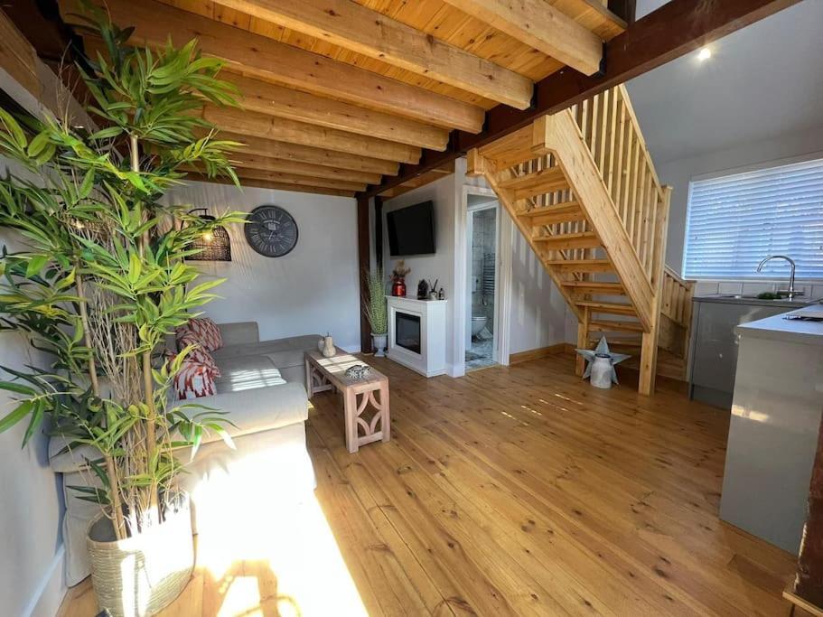 The Shack - Thatched Self Contained Annex Collingbourne Ducis المظهر الخارجي الصورة