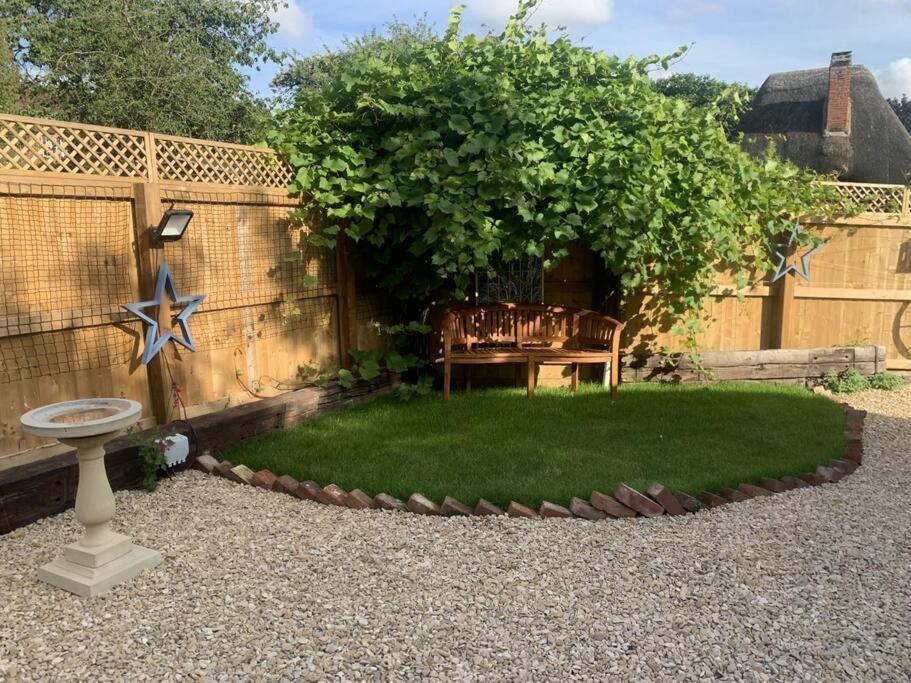 The Shack - Thatched Self Contained Annex Collingbourne Ducis المظهر الخارجي الصورة